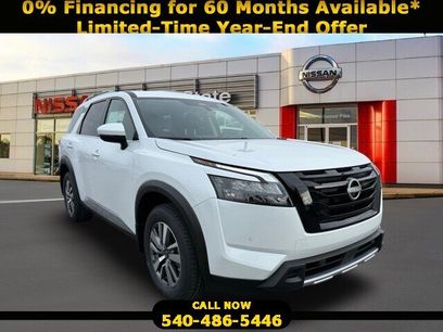 New 2025 Nissan Pathfinder SL w/ Black Appearance Package