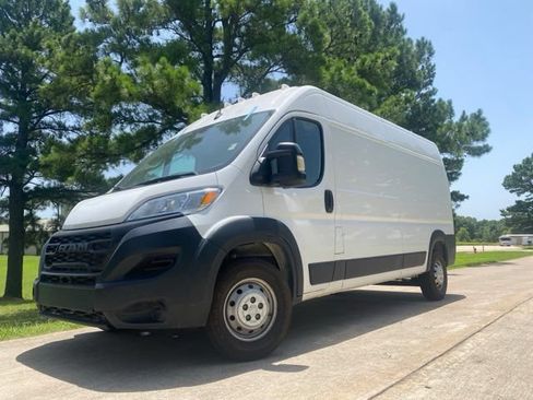 Used 2023 RAM ProMaster 2500 FWD image 3