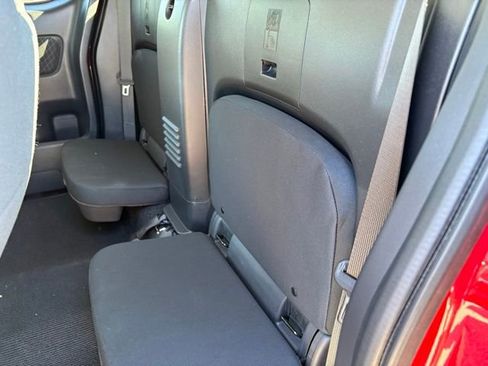 Certified 2025 Nissan Frontier SV AWD/4WD image 14