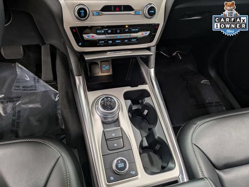 Used 2023 Ford Explorer XLT w/ Equipment Group 202A AWD/4WD image 18