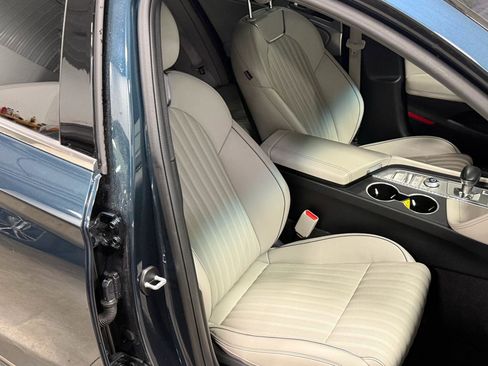 Used 2023 Genesis G70 2.0T w/ Sport Prestige Package RWD image 23
