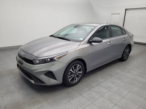 Used 2023 Kia Forte LXS w/ LXS Technology Package FWD image 2