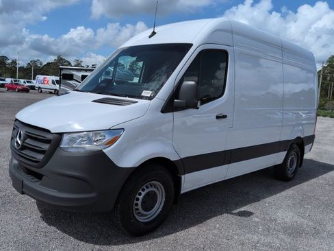 Used 2026 Mercedes-Benz Sprinter 2500 image 8