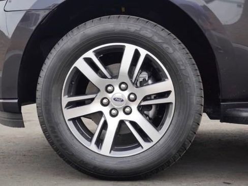 New 2024 Ford Expedition XLT image 29