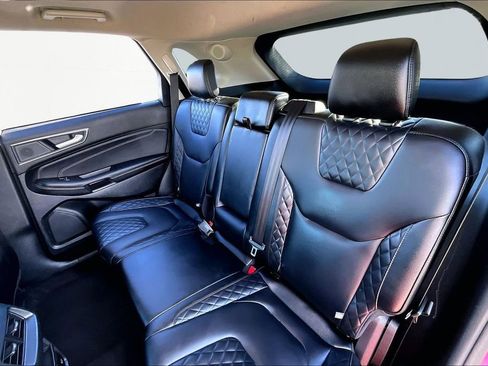 Used 2024 Ford Edge Titanium image 16