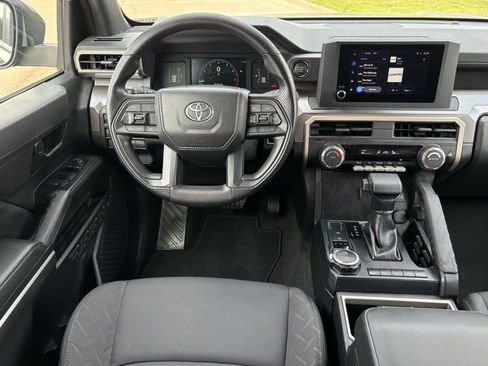 Used 2025 Toyota Tacoma SR5 image 10
