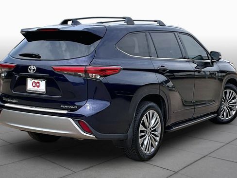 Used 2021 Toyota Highlander Platinum FWD image 13