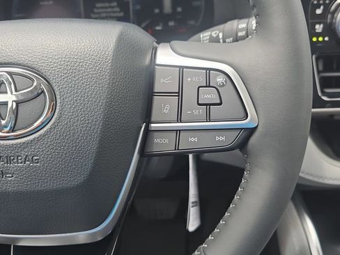 New 2026 Toyota Highlander Limited AWD/4WD image 19
