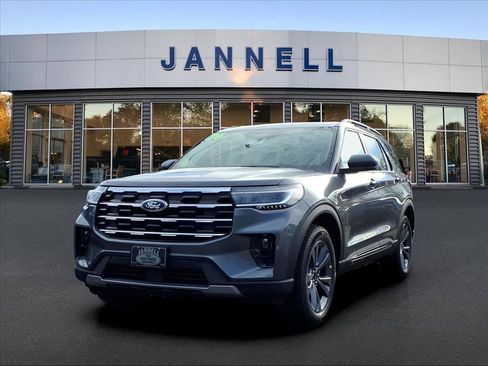 Used 2026 Ford Explorer Active w/ Active Comfort Package AWD/4WD image 1