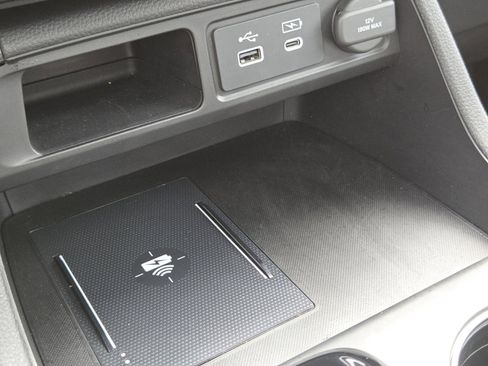 Certified 2025 Honda Pilot Touring image 7