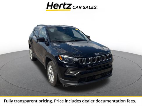 Used 2025 Jeep Compass Latitude AWD/4WD image 1