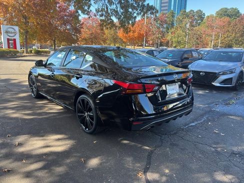 Certified 2022 Nissan Altima 2.5 SR w/ Midnight Edition Package image 3