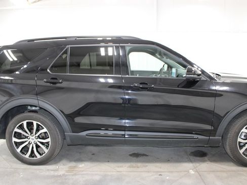 Used 2025 Ford Explorer ST-Line AWD/4WD image 11