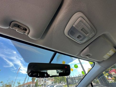 Used 2017 Subaru Crosstrek 2.0i Premium image 23