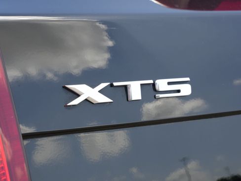 Used 2016 Cadillac XTS Luxury w/ Driver Awareness Package FWD image 23