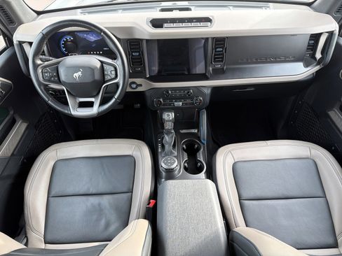 Used 2023 Ford Bronco Wildtrak image 10