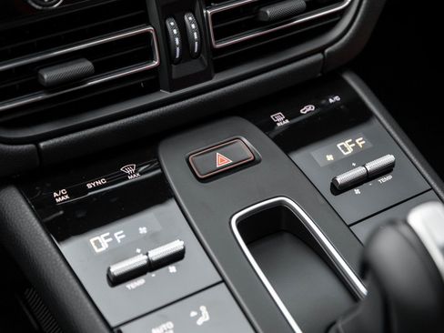 Certified 2026 Porsche Macan image 26