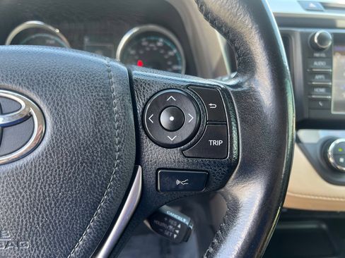 Used 2018 Toyota RAV4 XLE w/ Convenience Package AWD/4WD image 14