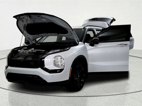 Used 2024 Mitsubishi Outlander SEL Black Edition AWD/4WD image 34