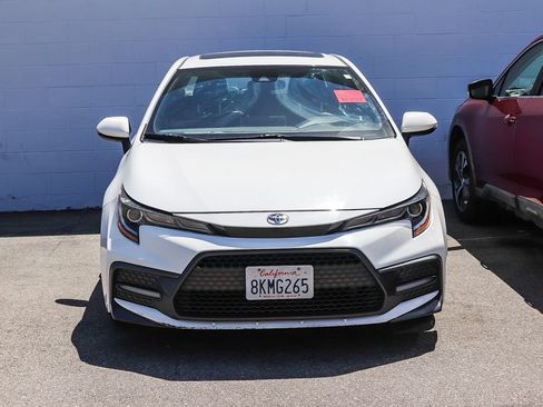 Used 2020 Toyota Corolla SE w/ SE Premium Package FWD image 2