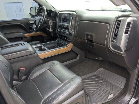 Used 2018 Chevrolet Silverado 1500 LTZ w/ LTZ Plus Package image 13