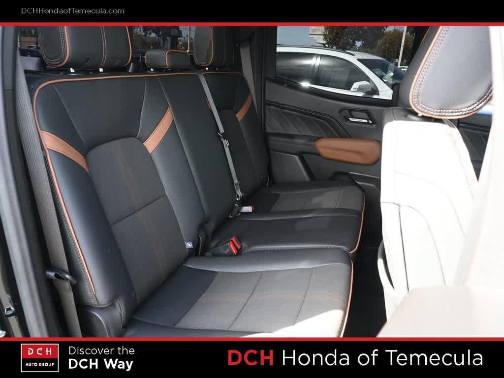 Used 2024 GMC Canyon AT4 w/ Technology Package AWD/4WD image 20
