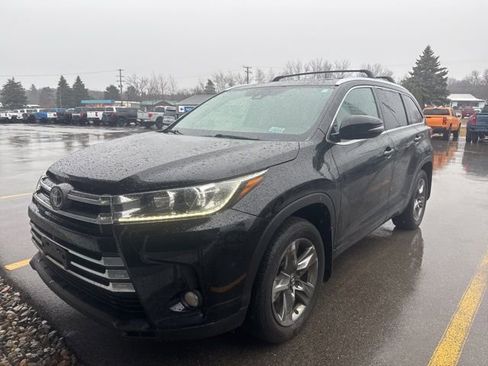 Used 2018 Toyota Highlander Limited image 2
