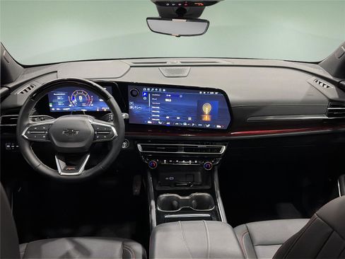 Used 2024 Chevrolet Traverse Z71 w/ Enhanced Driving Package image 17