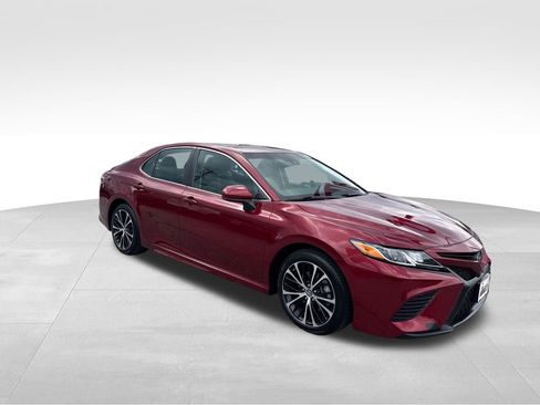Used 2018 Toyota Camry SE image 7