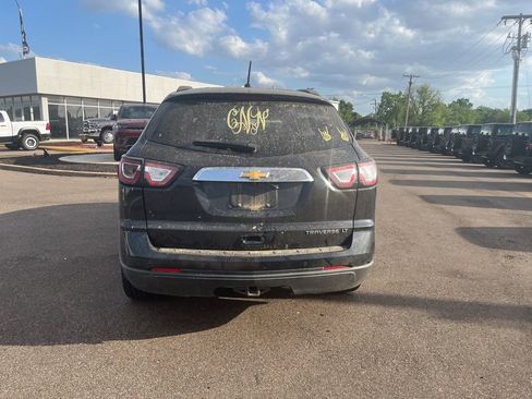 Used 2015 Chevrolet Traverse LT w/ Style and Technology Package image 6