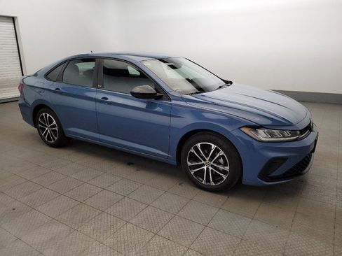 Used 2025 Volkswagen Jetta Sport image 11