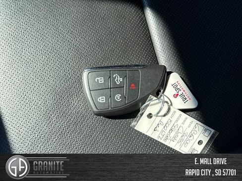 Used 2025 Chevrolet Silverado 1500 LTZ AWD/4WD image 28