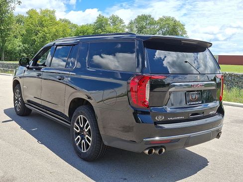 Used 2023 GMC Yukon XL AT4 w/ AT4 Premium Plus Package AWD/4WD image 22