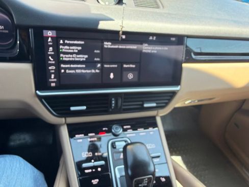 Used 2019 Porsche Cayenne AWD/4WD image 8