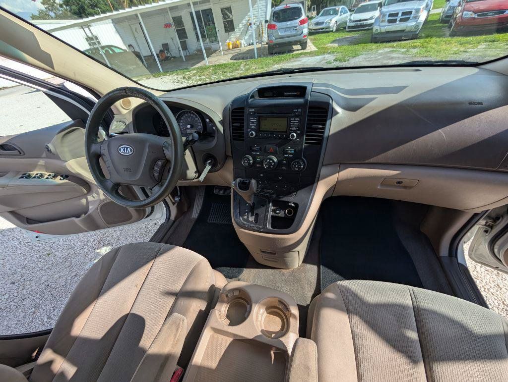 Used 2010 Kia Sedona LX FWD image 16