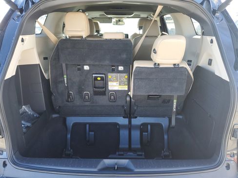 Certified 2022 Toyota Sienna XLE w/ XLE Plus Package image 8