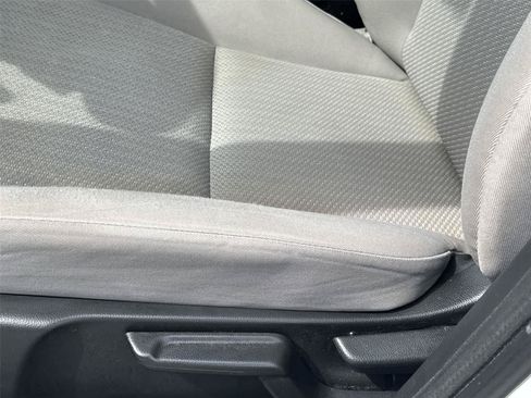 Used 2018 Honda HR-V EX image 12