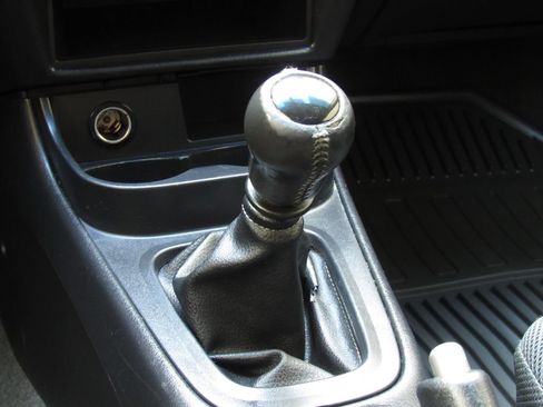 Used 2006 Nissan Sentra SE-R Spec V w/ (J01) Sunroof Pkg FWD image 25