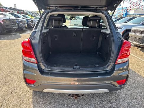 Used 2017 Chevrolet Trax LT w/ Sun & Sound Package AWD/4WD image 24