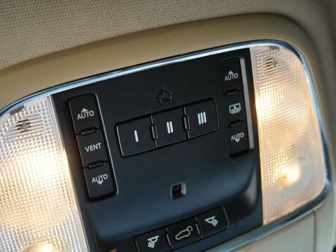Used 2014 Jeep Grand Cherokee Overland AWD/4WD image 27