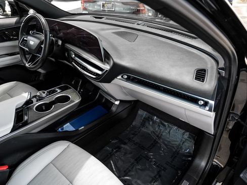 Used 2023 Cadillac Lyriq AWD image 12