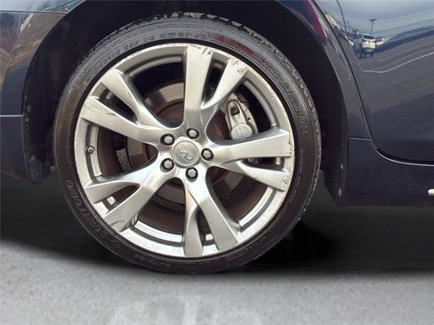 Used 2017 INFINITI Q70 L 3.7 image 30