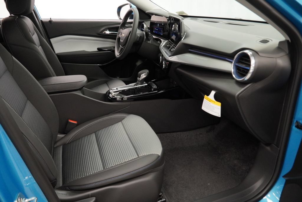 New 2026 Chevrolet Trax LT FWD image 29