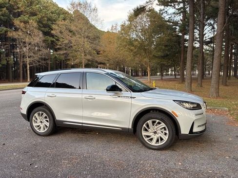 New 2026 Lincoln Corsair Premiere image 2