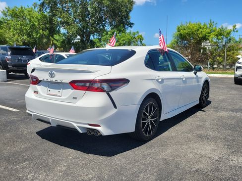Used 2022 Toyota Camry SE FWD image 12