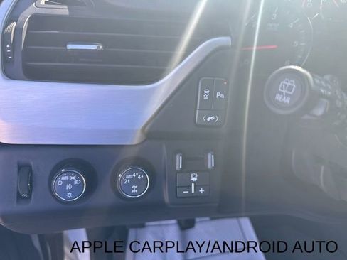 Used 2017 GMC Yukon SLE image 11