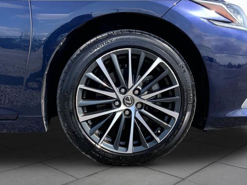 Used 2022 Lexus ES 350 w/ Premium Package image 11