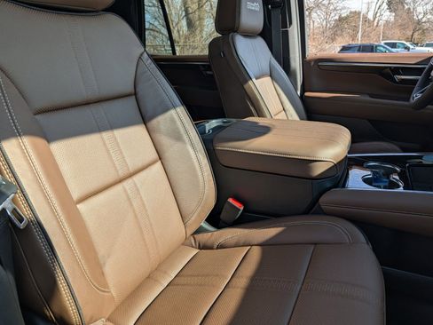New 2026 Chevrolet Tahoe High Country AWD/4WD image 33
