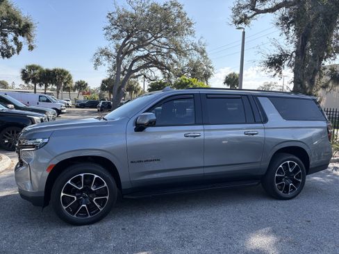 Certified 2023 Chevrolet Suburban RST w/ Sport Performance Package image 4