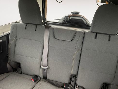 Used 2024 Jeep Wrangler Sahara image 13